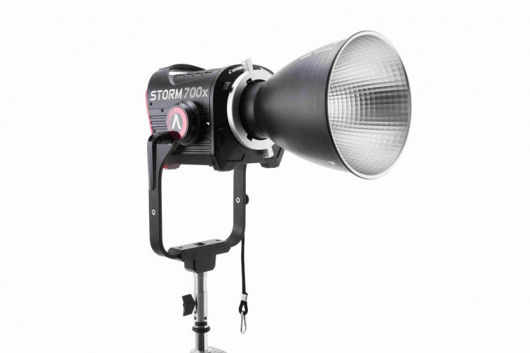 Aputure storm 700x